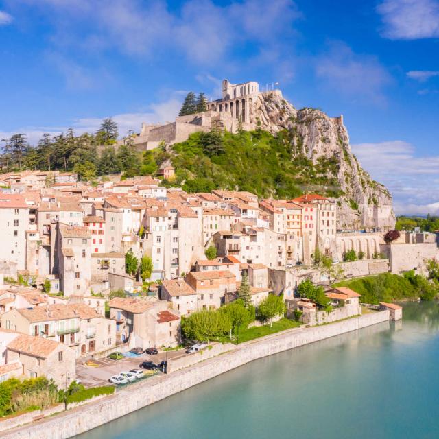 sisteron-citadelle-provence-ad04-llagarde.jpg