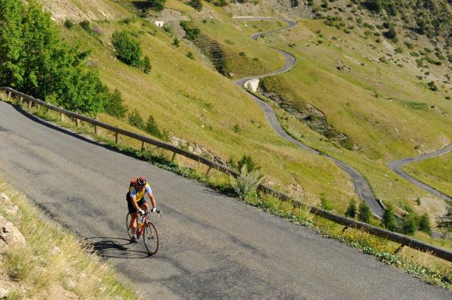 Ascension à vélo sur le Col Allos