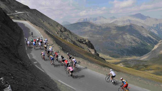 col-de-la-bonette-restefond-montee-en-velo-ad04-manu-molle.jpg