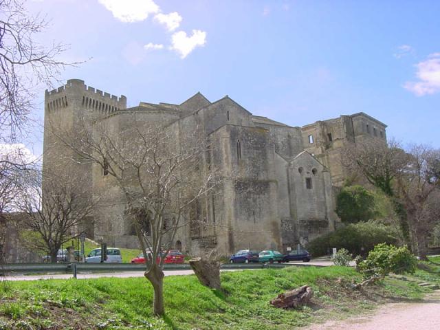 abbaye-montmajour-arles.jpg