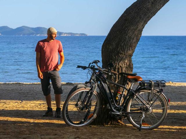 Argentiere Plage Velo Lalondelesmaures Jcabanel