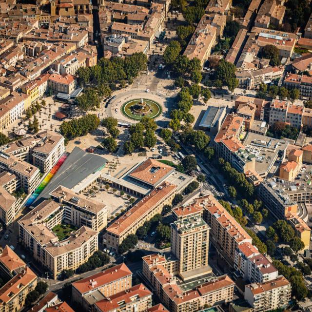 Aix En Provence, Dans Les Bouches Du Rhône © Valentin Pacaut The Explorers