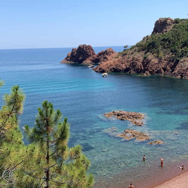 Plage dans le Massif de l'Esterel, Var