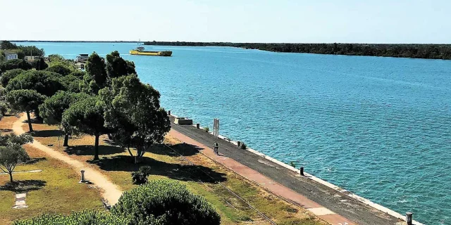 View of the Rhône River in Port-Saint-Louis-du-Rhône