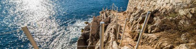 Sentier du littoral vers le Cap d'Antibes à Antibes Juan-les-Pins