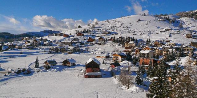 beuil-les-launes-in-winter-looking-ne---panoramio.jpg