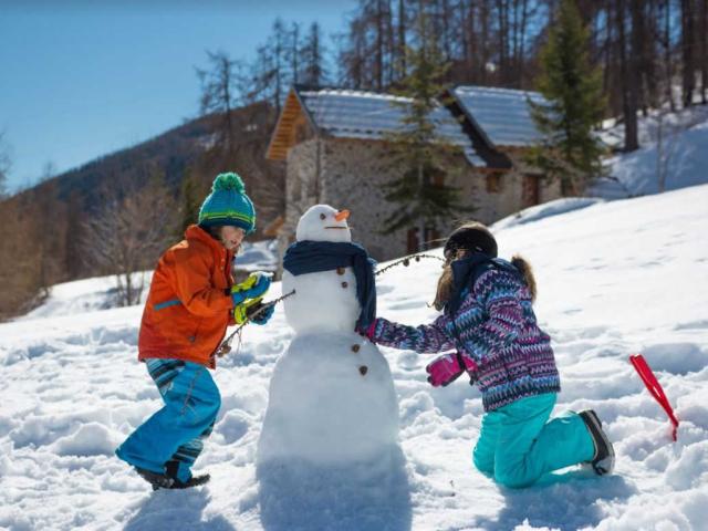 auron-enfants-neigeplans-sur-la-comete.jpg