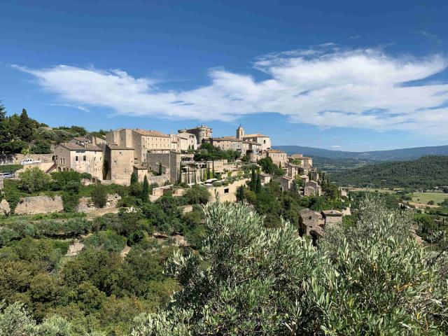 ecotourisme-luberon-village-gordes-s-lepelley.jpg