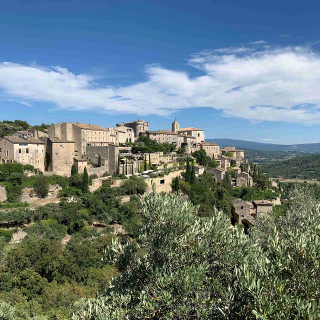 ecotourisme-luberon-village-gordes-s-lepelley.jpg