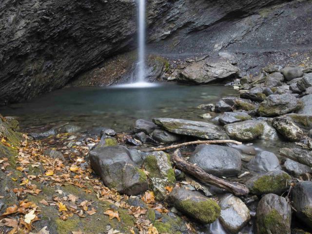 pn-ecrins-cascade-de-la-pissette-a-l-automne-t-maillet.jpg