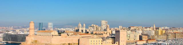 vue_sur_vieux_port-marseille@chillio.c_.jpg