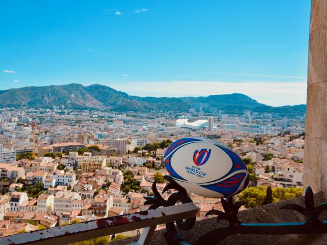 Ballon-rugby-Marseille.jpg