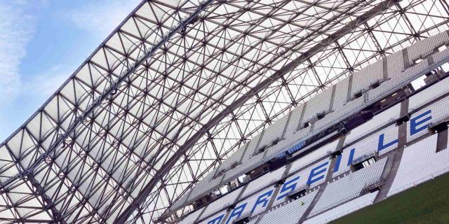 Orange-Velodrome-Marseille-©JoYanaOTCM.jpg