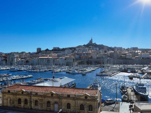 marseille-vue-vieux-port-notredamedelagarde-lecreusois.jpg