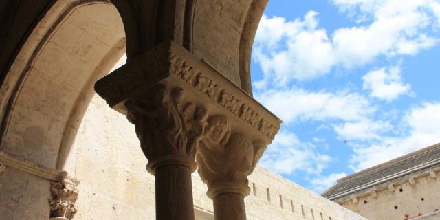 Cloitre Saint Trophime Arles Provence