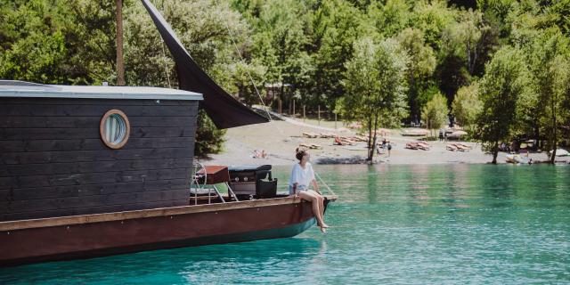 Les Toues Cabanées du Lac-Lac de Serre-Ponçon