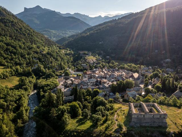 Colmars Les Alpes Villages Et Cites De Caractere Thibaut Vergoz