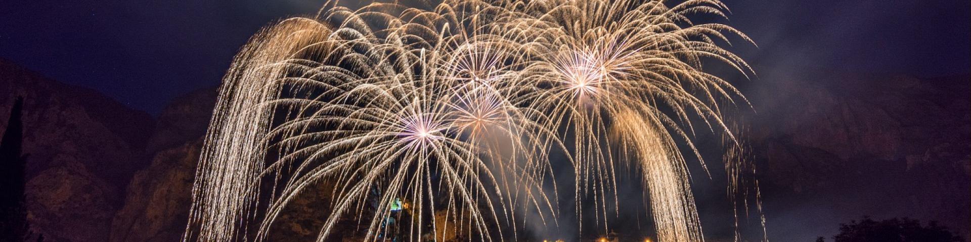 Fete Feu D'artifice Moustiers Sainte Marie Philippe Murtas