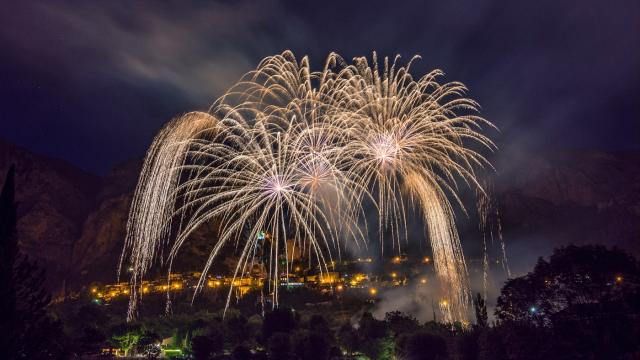 Fete Feu D'artifice Moustiers Sainte Marie Philippe Murtas