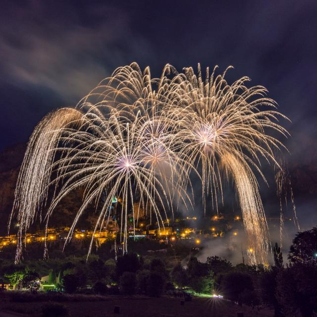 Fete Feu D'artifice Moustiers Sainte Marie Philippe Murtas