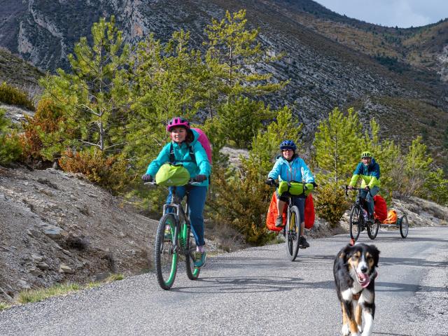 Velo En Itinerance En Automne Dans Le Verdon