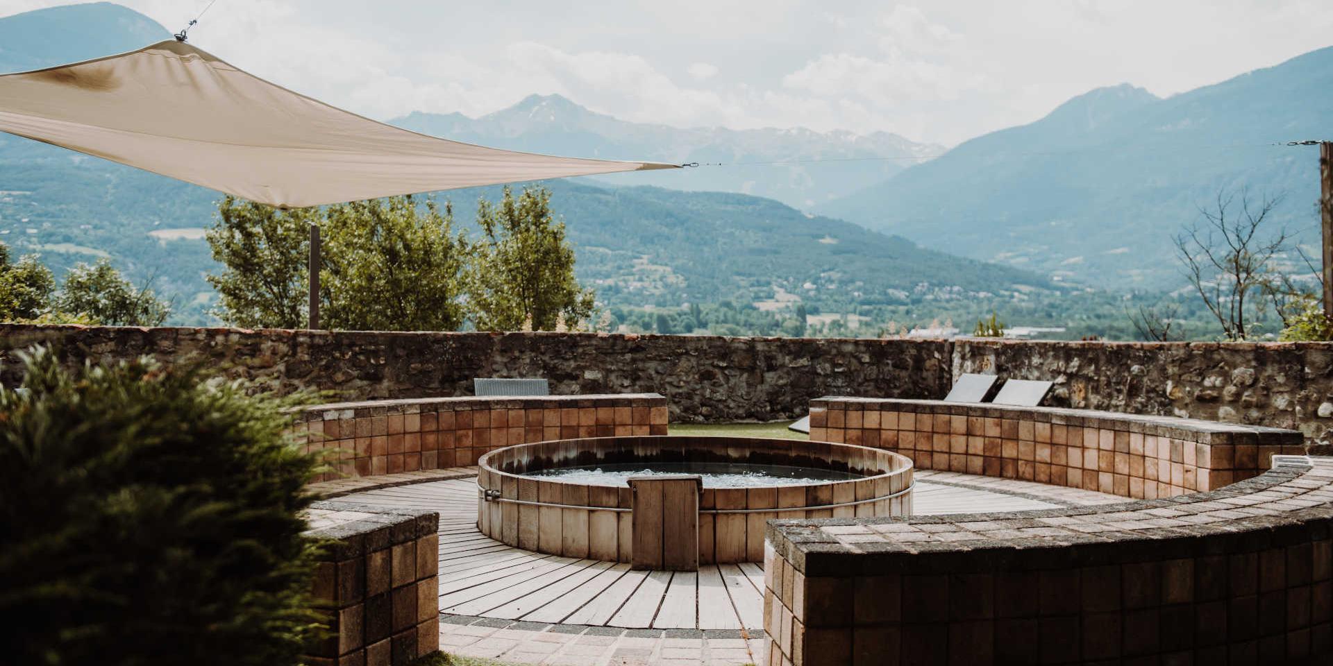 Spa vue montagne La Robéyère Embrun Hautes Alpes