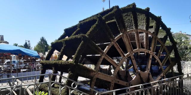 Roue Isle Sur La Sorgue Provence Vvidrasca