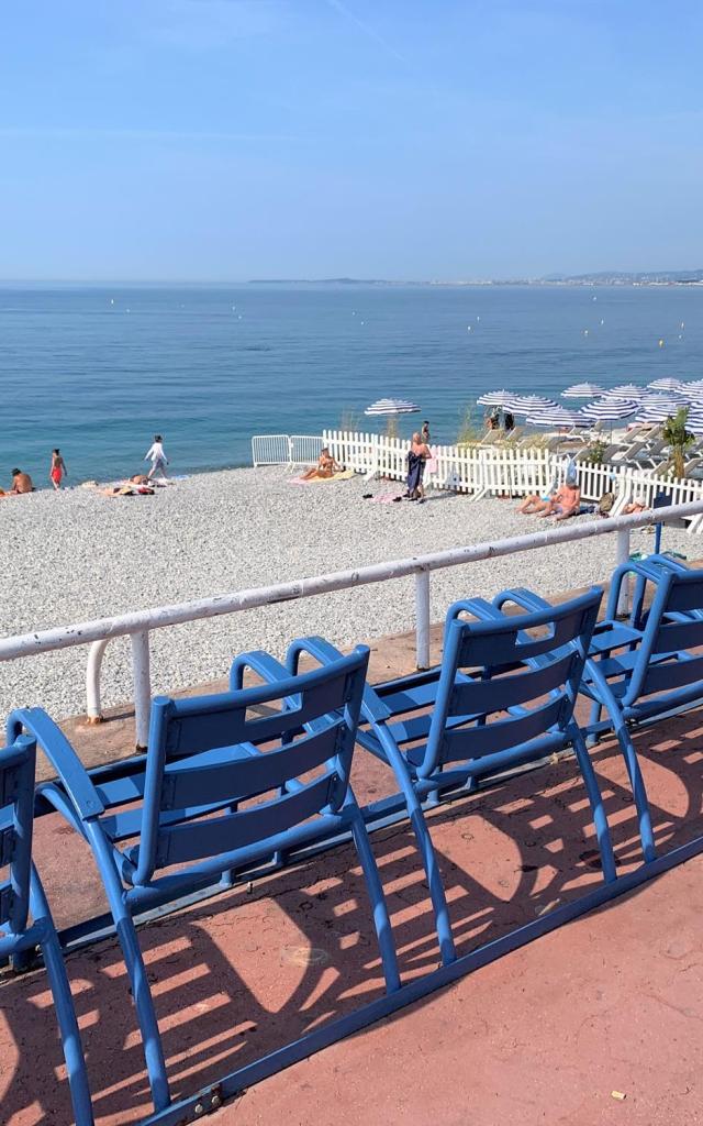 Chaises Bleues à Nice