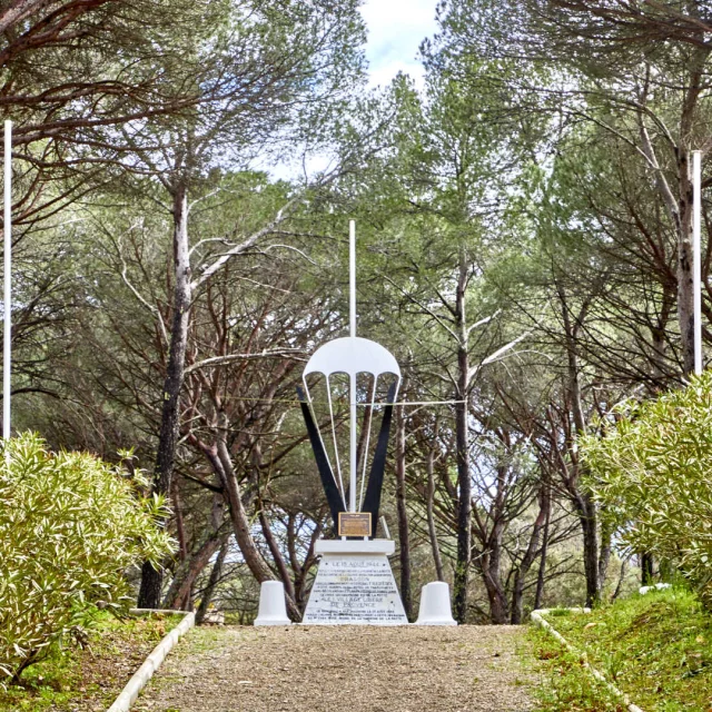 Memorial Du Mitan La Motte Region Provence Alpes Cote Dazur Inventaire General Fpauvarel