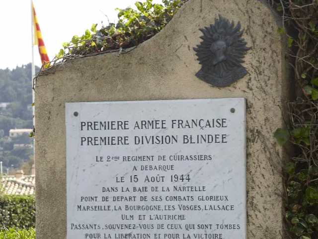 Monument Debarquement 2eme Regiment Cuirassiers Sainte Maxime Regionprovencealpescotedazur Inventaire General Fbaussan