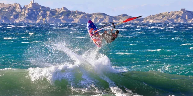 Plance A Voile Marseille Bouches Du Rhone Amouton