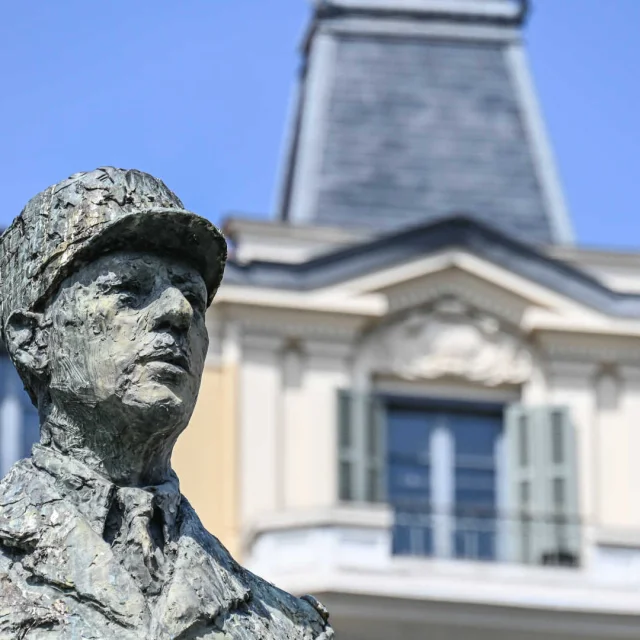 France Nice statue monument Charles De Gaulle