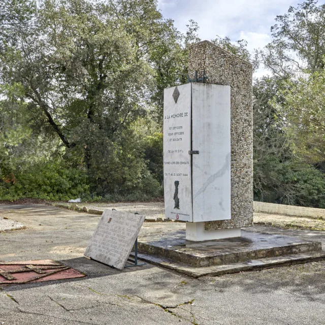 Stele Liberation La Londe Les Maures Regionprovencealpescotedazur Inventaire General Fpauvarel