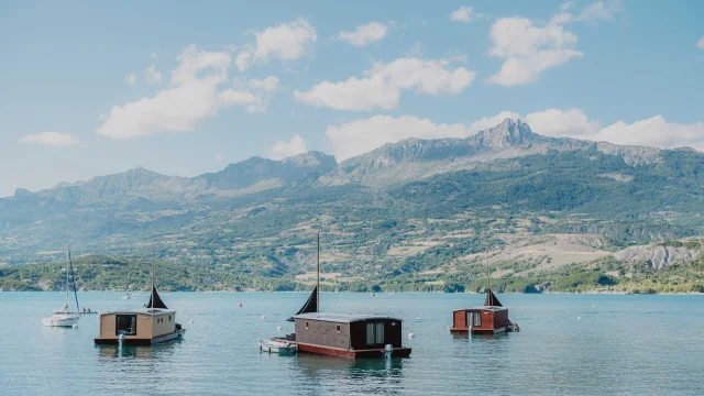 Toues Cabanées Le Sauze Alpes