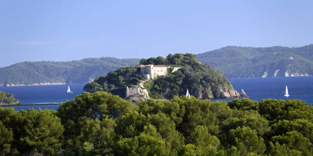 Fort De Bregancon Bormes Les Mimosas Jcabanel