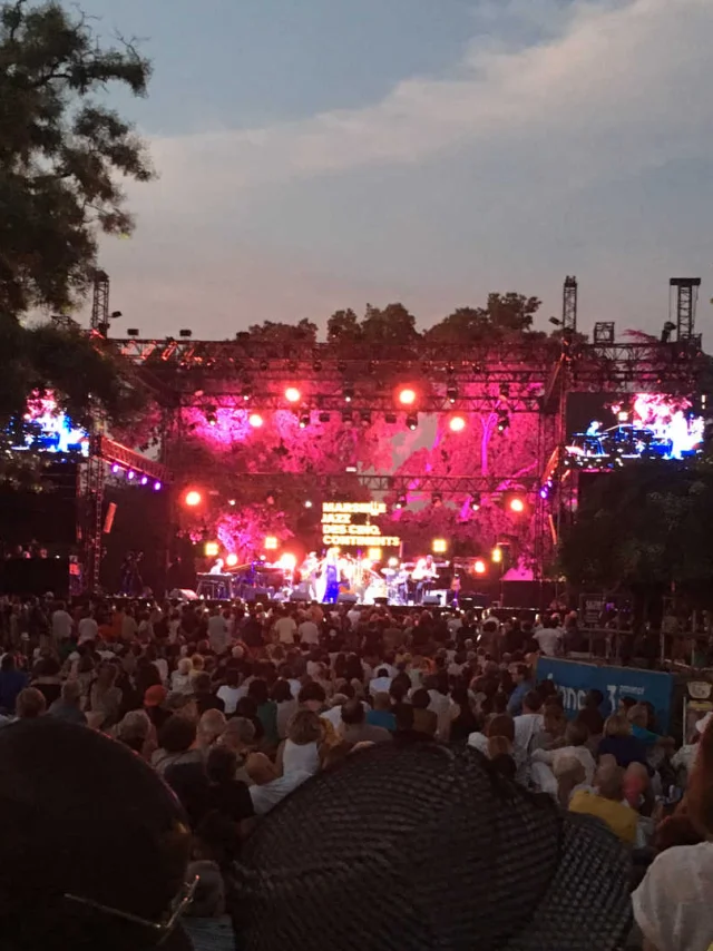 Concert nocturne au Festival Jazz des Cinq Continents