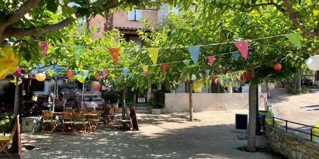 Place Village Le Castellet Var A Celindano