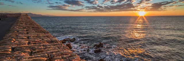 Coucher de soleil et nuages vus depuis les remparts d'Antibes