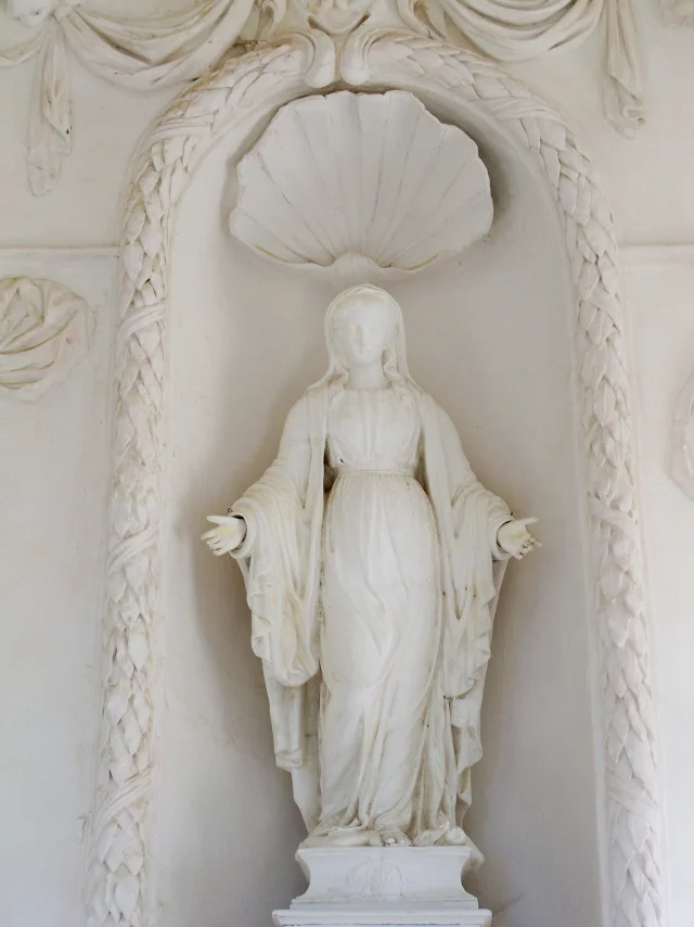 Statue de la vierge