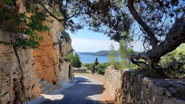 Ruelle Miramas Le Vieux Etang De Berre