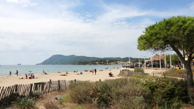 Blick auf den Strand von Les Sablettes