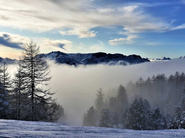 Wolkenmeer seit Chaillol in Champsaur-en-Valgaudemar in den Hautes-Alpes