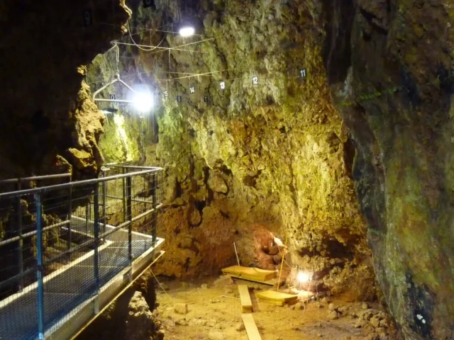Grotte Du Lazaret