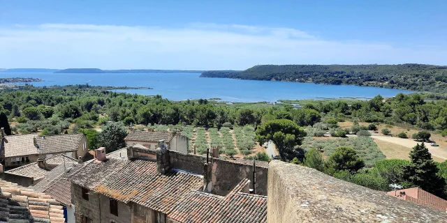 Vue du Parc Poudrerie depuis Miramas-le-Vieux