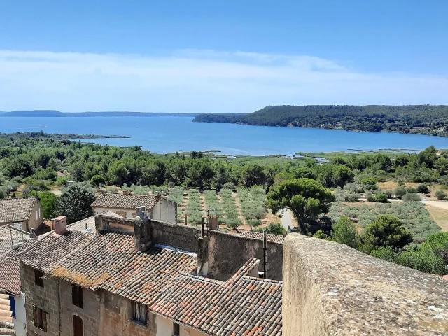 Vue du Parc Poudrerie depuis Miramas-le-Vieux
