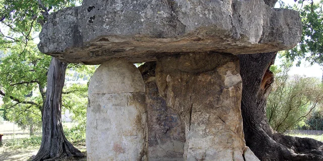 Dolmen de la Pierre de la Fée - Draguignan