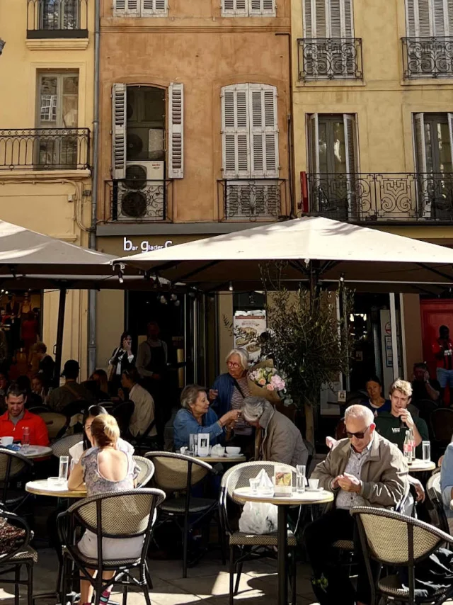 Terrasse d'un café à Aix-en-Provence