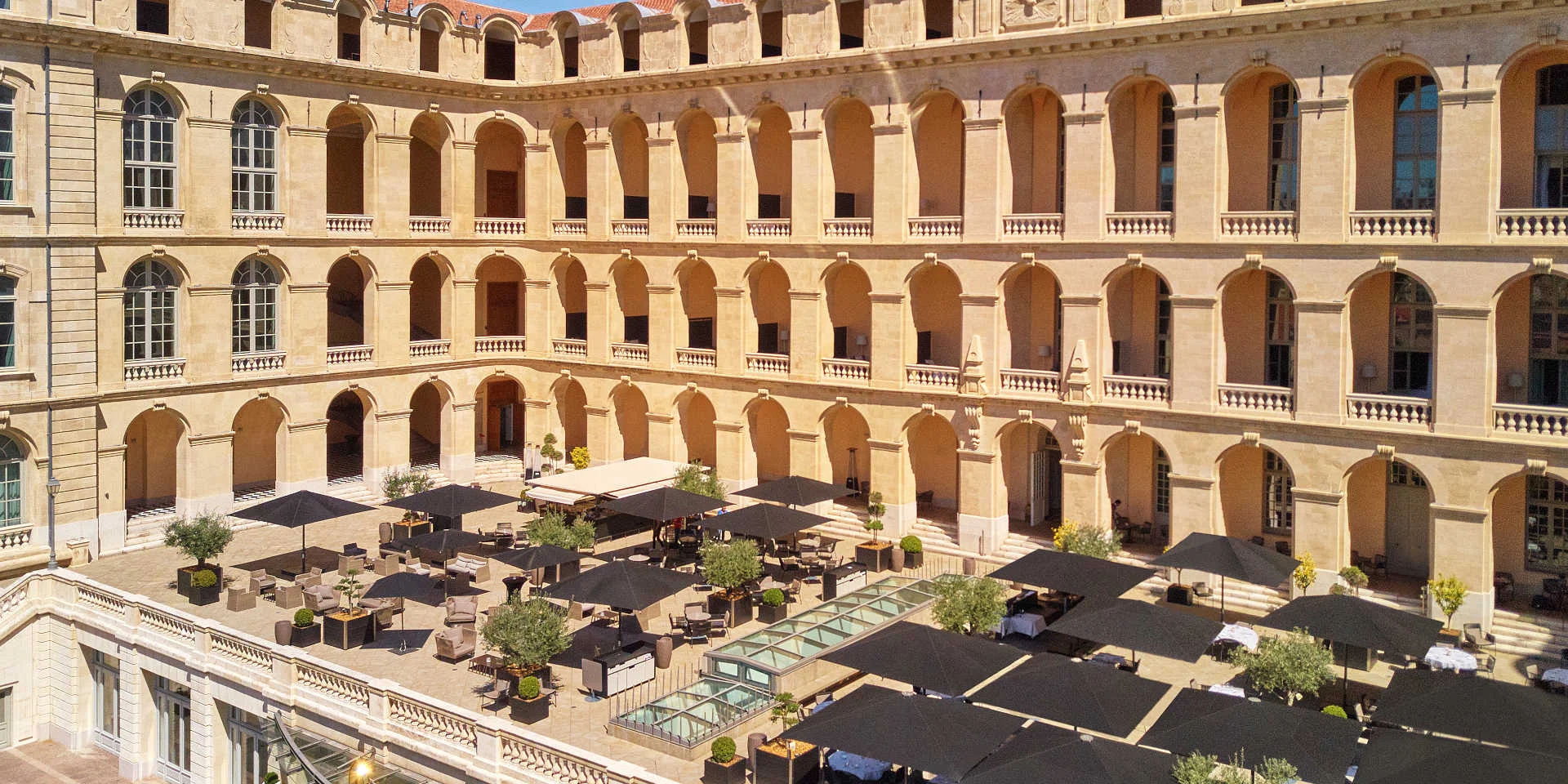 Facade Exterieure Intercontinental Marseille Eric Cuvillier