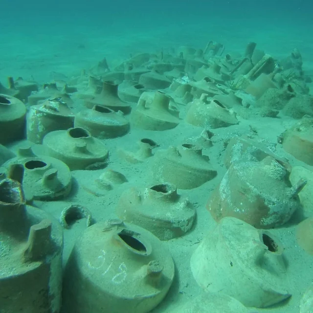 Amphores du sentier sous-marin de la Tour Fondue à Hyères