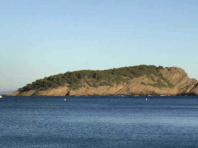 L'île verte et la mer